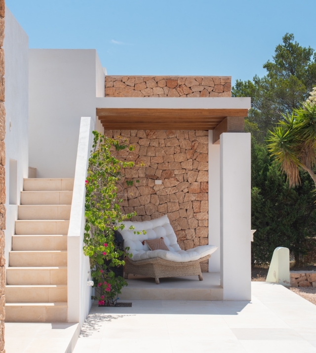 Resa Estates finca Can Floral Ibiza sale koop side stairs ext.jpg